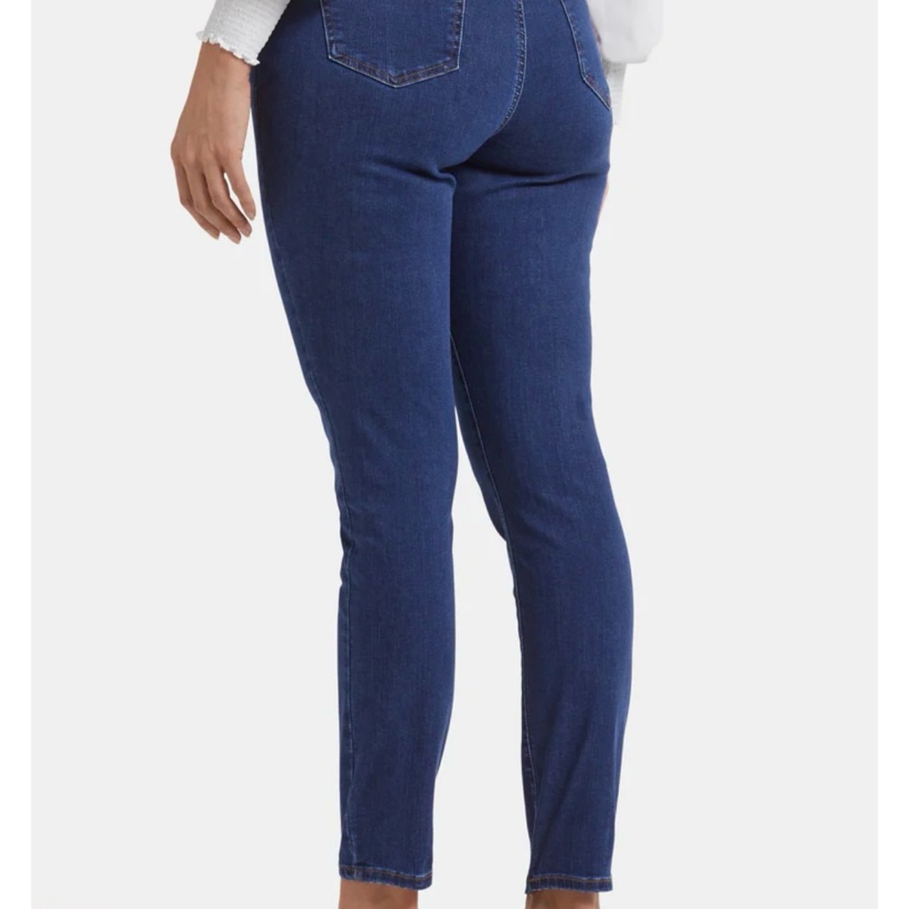 NYDJ Ami straight skinny dark wash flattering Denim Jeans excellent condition‎ 8